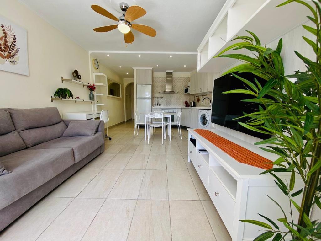 Cozy Seaside Apartment 215 In Parque Santiago 2 Playa de las Americas  Eksteriør bilde